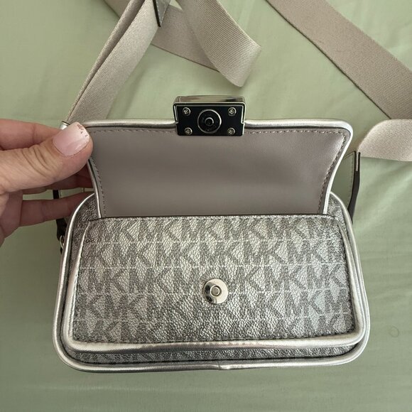 MICHAEL KORS Bradshaw Extra-Small Metallic Signature Logo Crossbody Bag (silver) - Picture 7 of 8